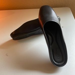 BORN “Bryar” Black Slides